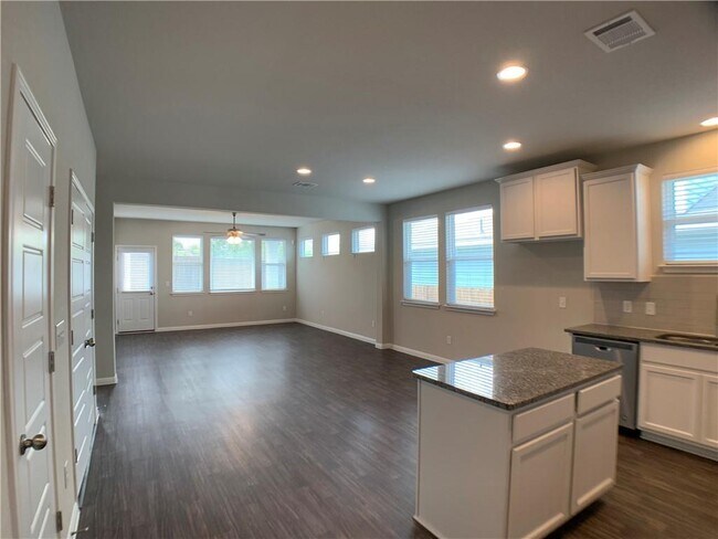 Building Photo - 237 Michaelis Dr