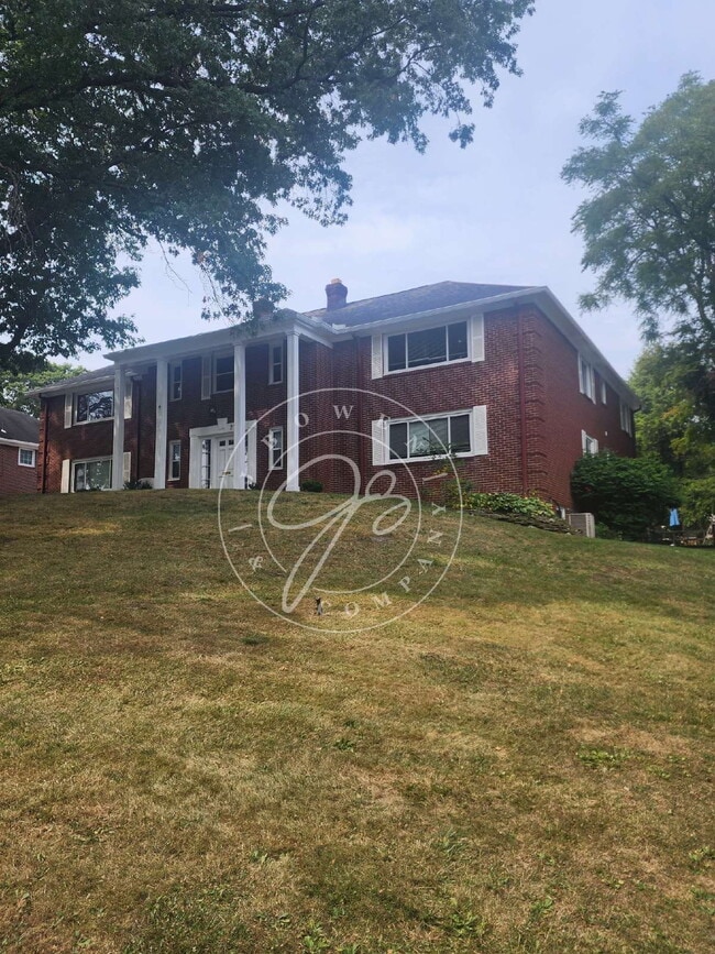 Building Photo - 2149 Evergreen Rd