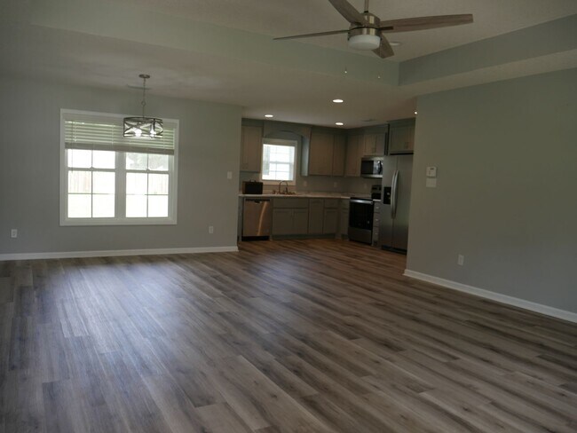 Foto del edificio - Beautiful 4BR 2BA home in Quarterman Estates located in Lake Park, GA!