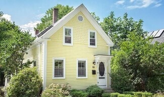 Building Photo - 40 Forest St