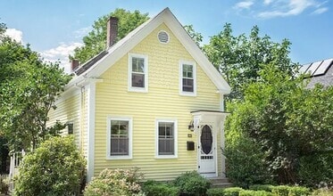 Building Photo - 40 Forest St