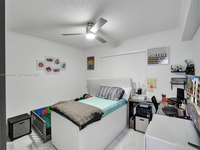 Foto del edificio - 9470 Tangerine Pl