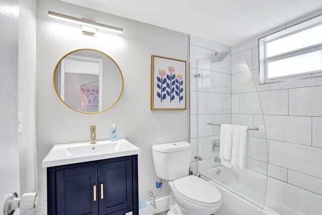 Foto del edificio - 50 Davie Blvd