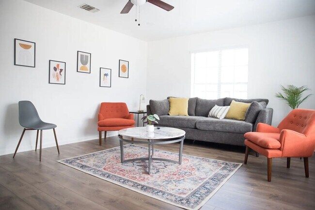 Foto del edificio - Fully Renovated 1x1 in amazing location!