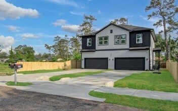 Building Photo - 8146 Cabot St