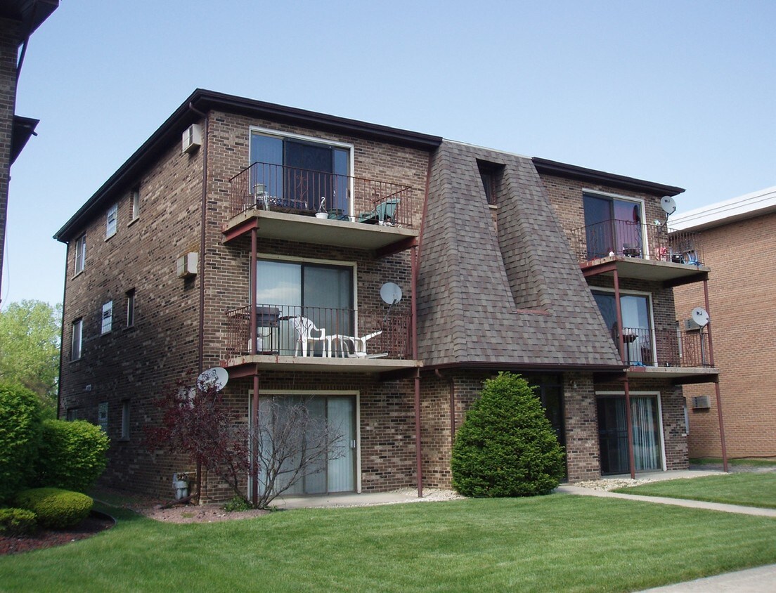 5416 W 129th Pl, Crestwood, IL 60445 Apartments in Crestwood, IL