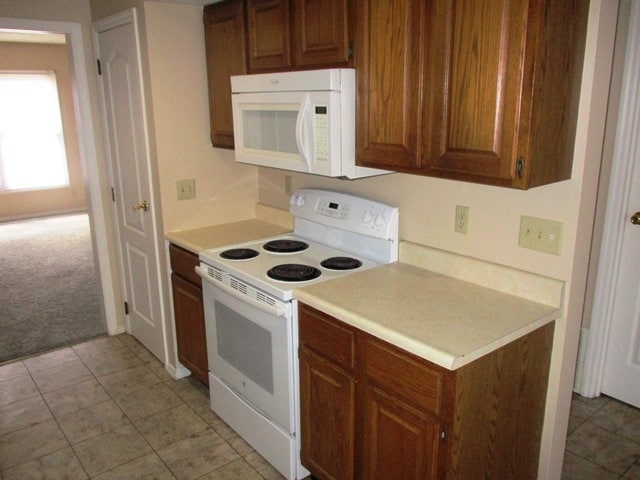Building Photo - 1700 Rockingham Dr