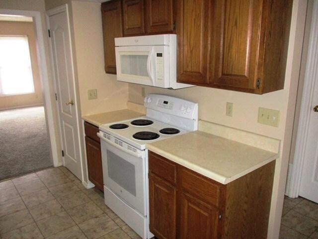 Foto del edificio - 1700 Rockingham Dr