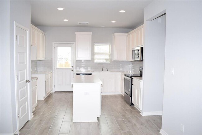 Building Photo - 332 Trellis Blvd