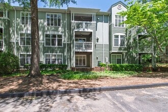 Building Photo - 1010 Nicholwood Dr