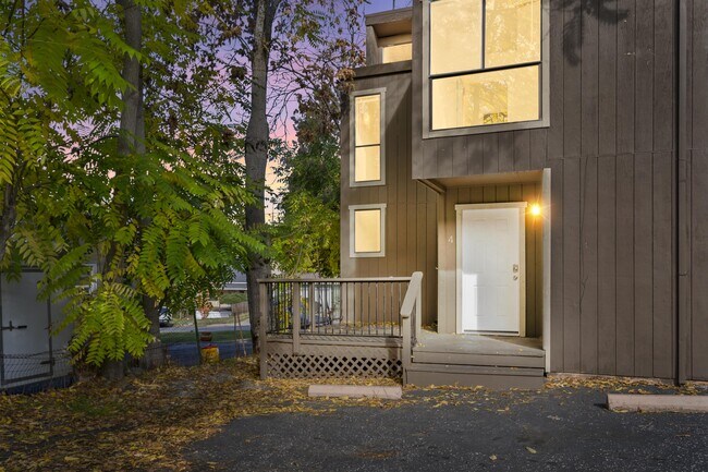 Foto del edificio - 302 Pleasant St