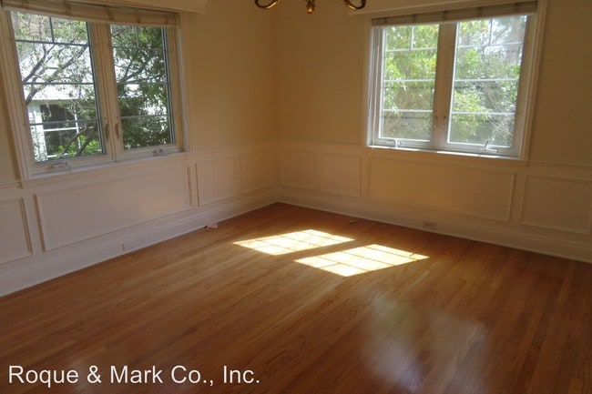 Building Photo - 10974 Strathmore Dr