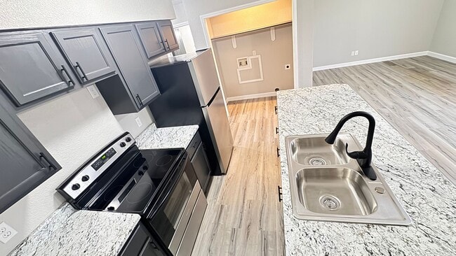 Building Photo - 1 Bedroom 1 Bathroom Apartment!