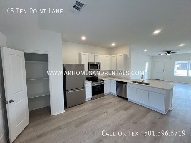 Foto del edificio - 45 10 Point Ln