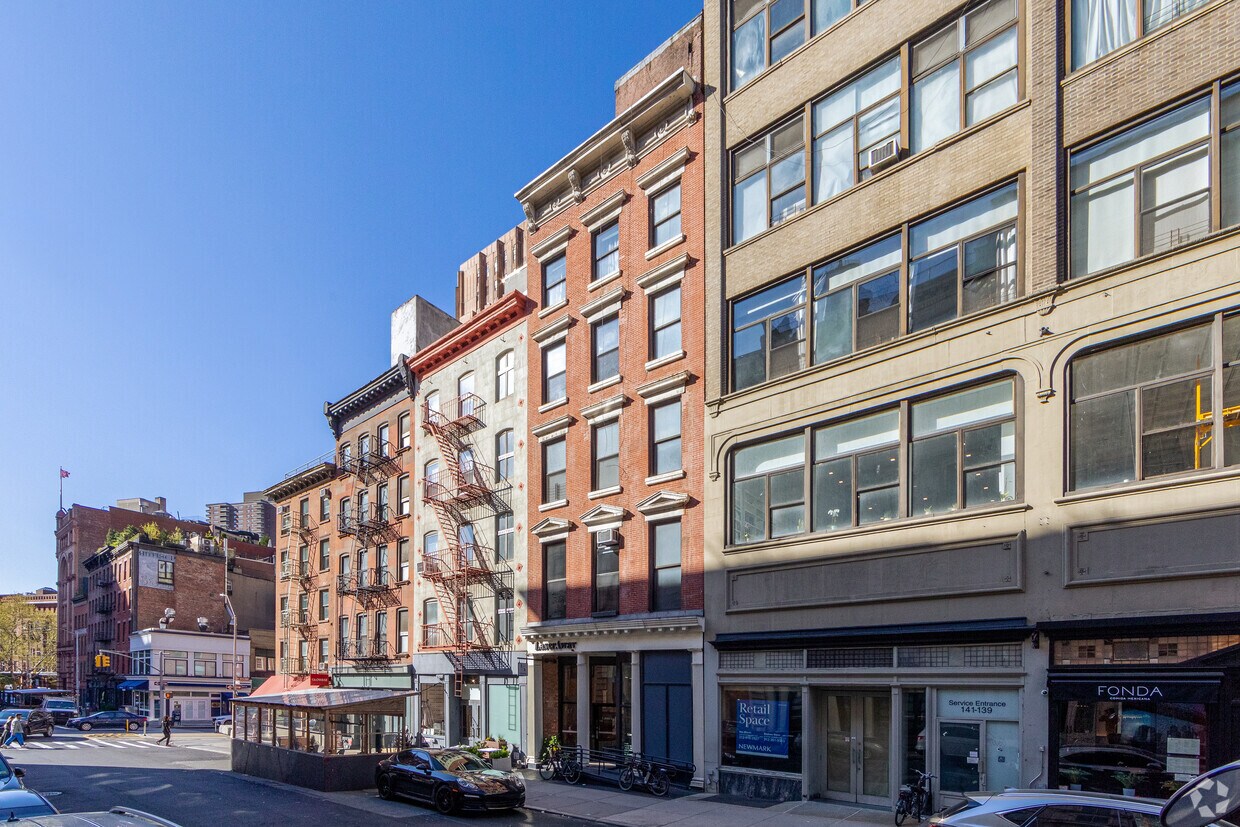 Building Photo - 143 Duane St