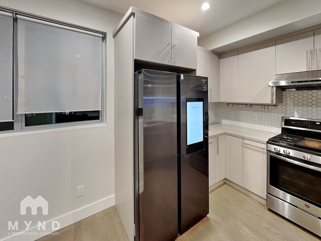 Foto del edificio - 3103 35th Ave