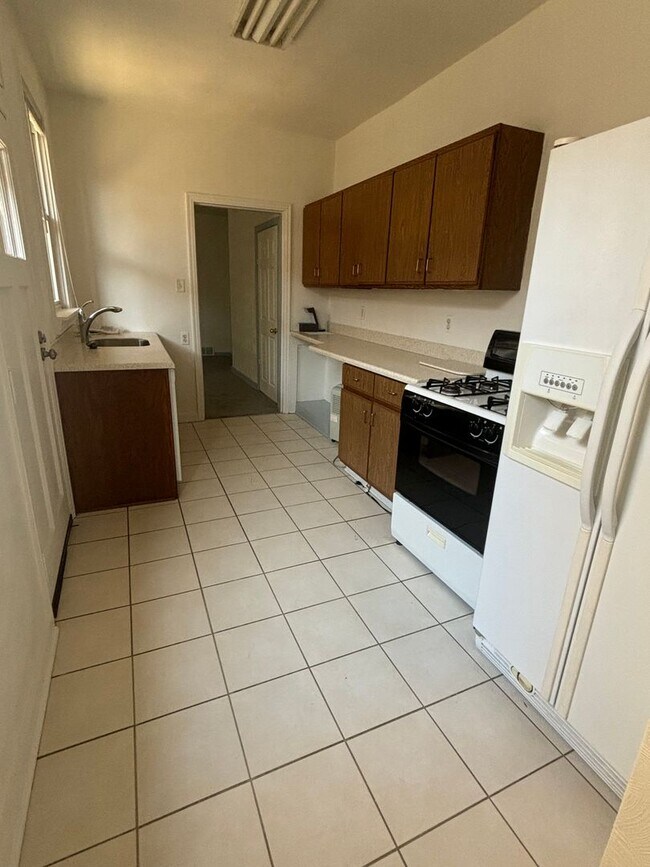 Photo - 3 Bedroom, 1 Bathroom Single Family Home (...