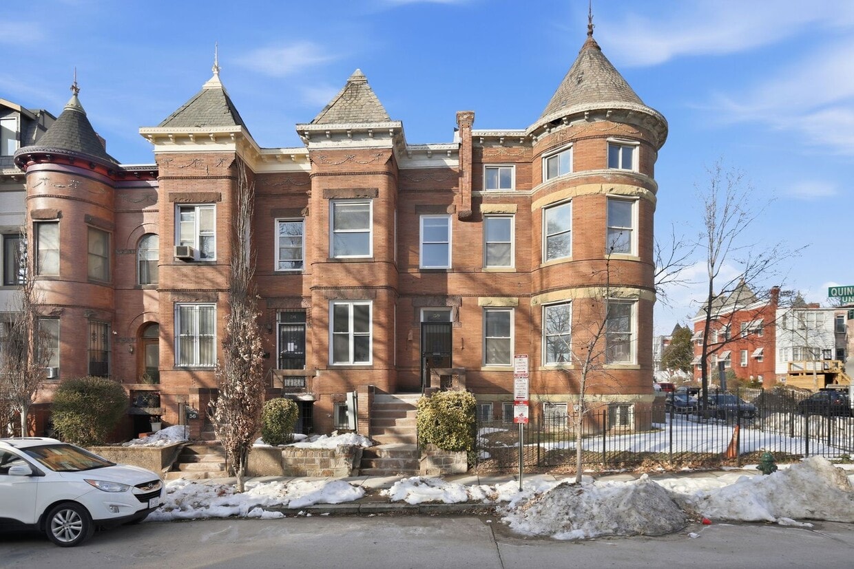 Photo - 58 Quincy Pl NE