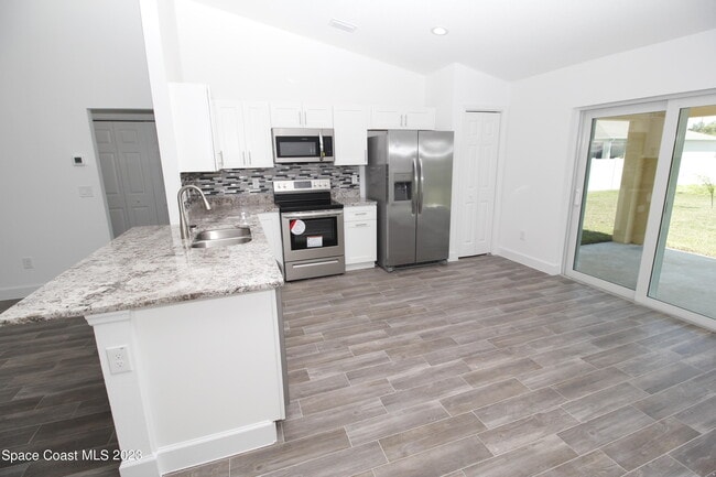 Foto del edificio - 906 Armstrong Rd SE