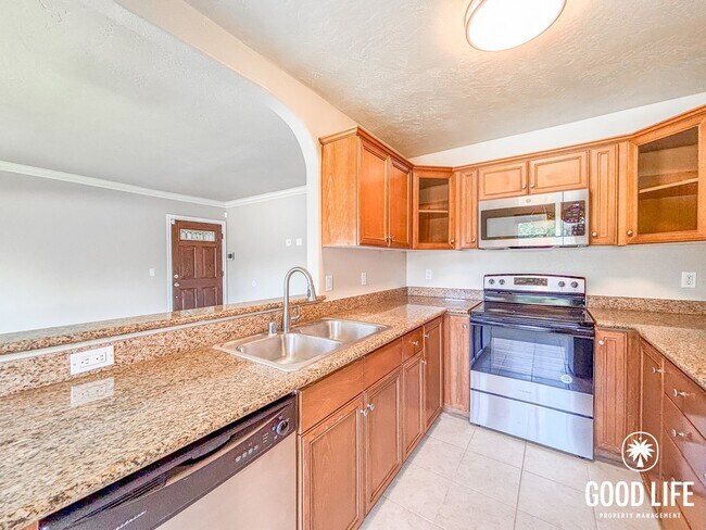 Foto del edificio - SD: Charming 2BD/1BA 2nd Floor Condo in El Cajon W/ A/C Unit, W/D, & 2 Reserved Parking Spots!