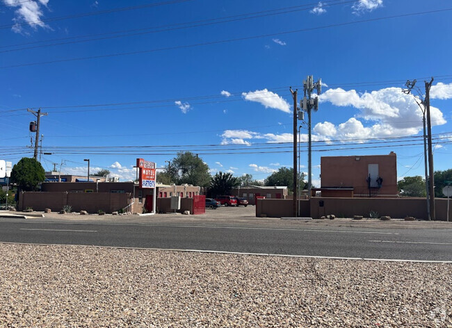 Building Photo - Adobe Manor Apartments