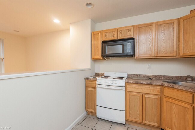 Foto del edificio - 3 br, 1 bath Duplex - 1851 WILLINGTON ST U...