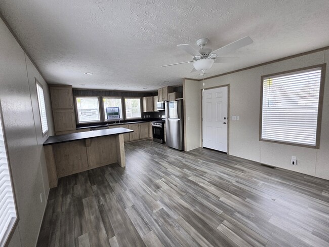 Building Photo - 23425 Winifred Ave