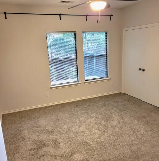 Foto del edificio - 5616 Preston Oaks Rd