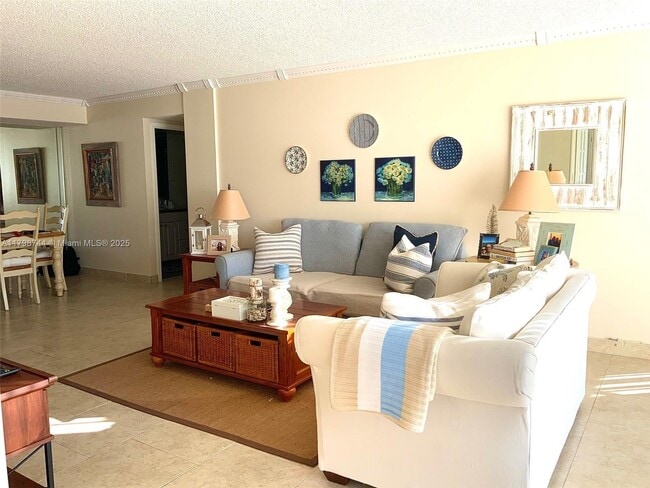 Foto del edificio - 801 Three Islands Boulevard