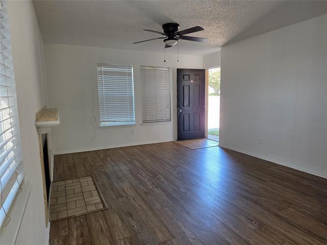 Foto del edificio - 2411 Springmont Ct