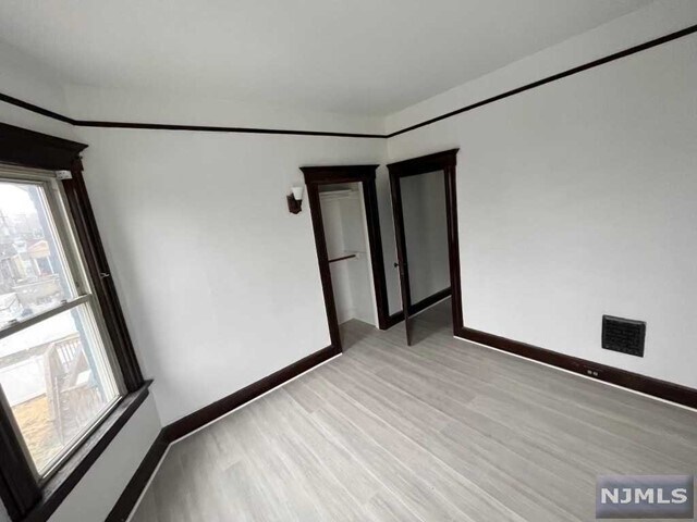 Building Photo - 289 Elm Ave