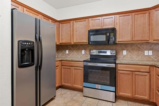 Building Photo - 2725 Hyde Park Dr