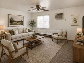 Building Photo - 313 Lyndee Dr