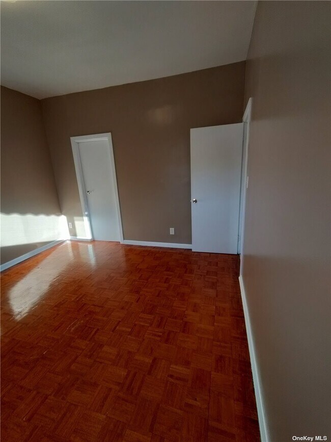 Building Photo - 71 Crystal St