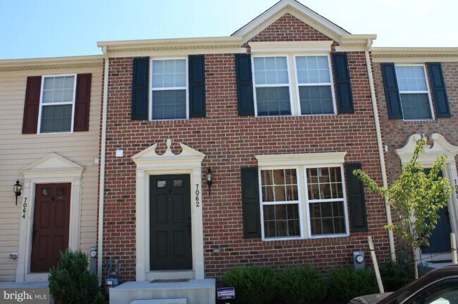 Foto del edificio - 7062 Holly Springs Ln