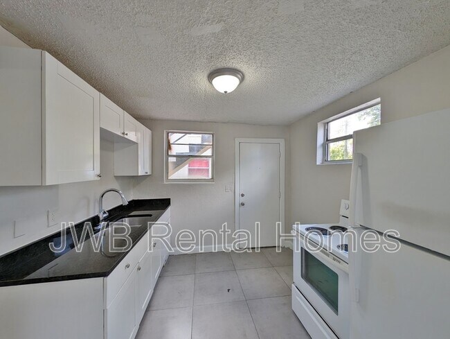 Foto del edificio - 1524 W 21st St