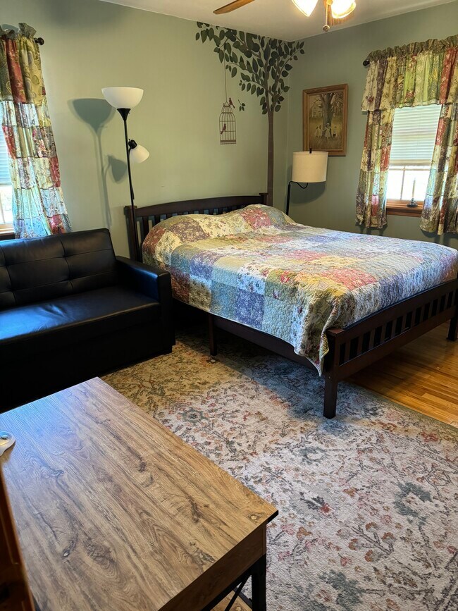 Foto del edificio - 421 Oakhill Ave