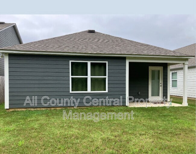 Building Photo - 135 River Birch Ln
