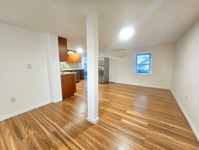 Foto del edificio - 686 Parker St