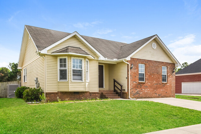 Building Photo - Beautiful Home in Owens Cross Roads
