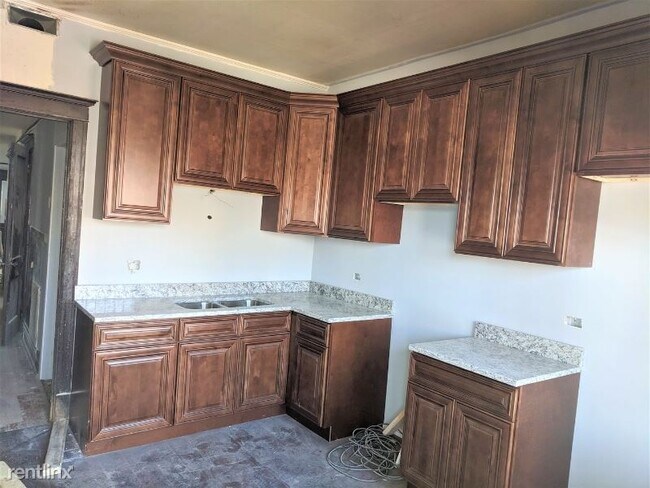 Building Photo - 3 br, 2 bath Apartment - 6512 S Ellis Ave