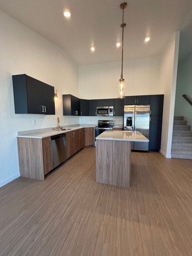 Building Photo - 3 Bedroom 3 Bathroom Townhomes