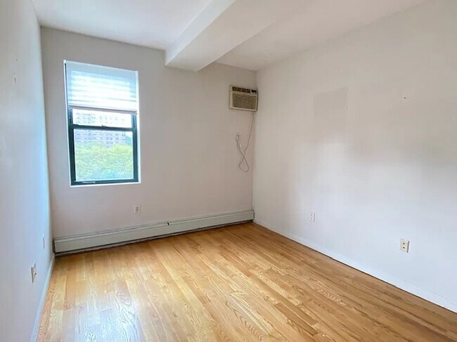 Foto del edificio - East 110th Street