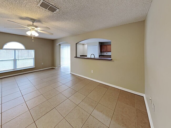Building Photo - 30433 Double Dr