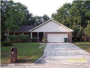 Building Photo - 10011 Hollowbrook Dr