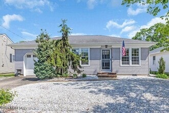 Building Photo - 1504 Ivy Rd