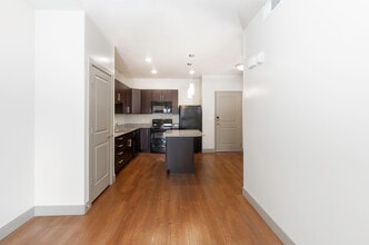 Building Photo - Dry Creek Apartments