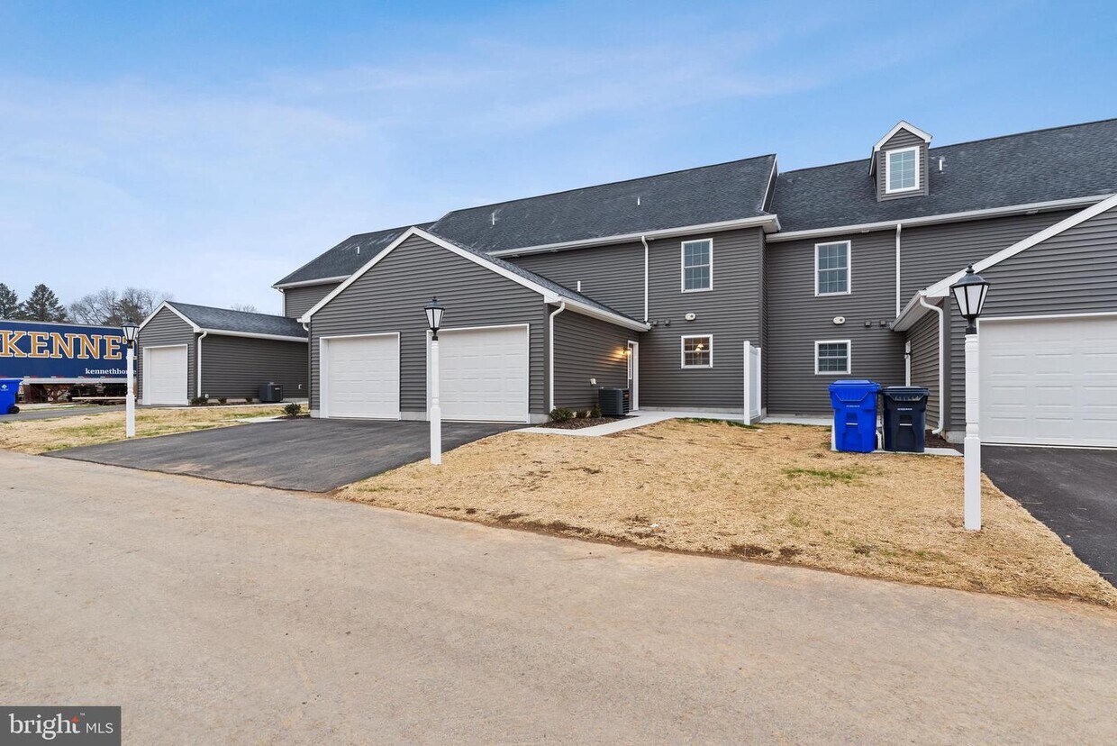 21 JAKE Aly, Carlisle, PA 17013 Townhome Rentals in Carlisle PA
