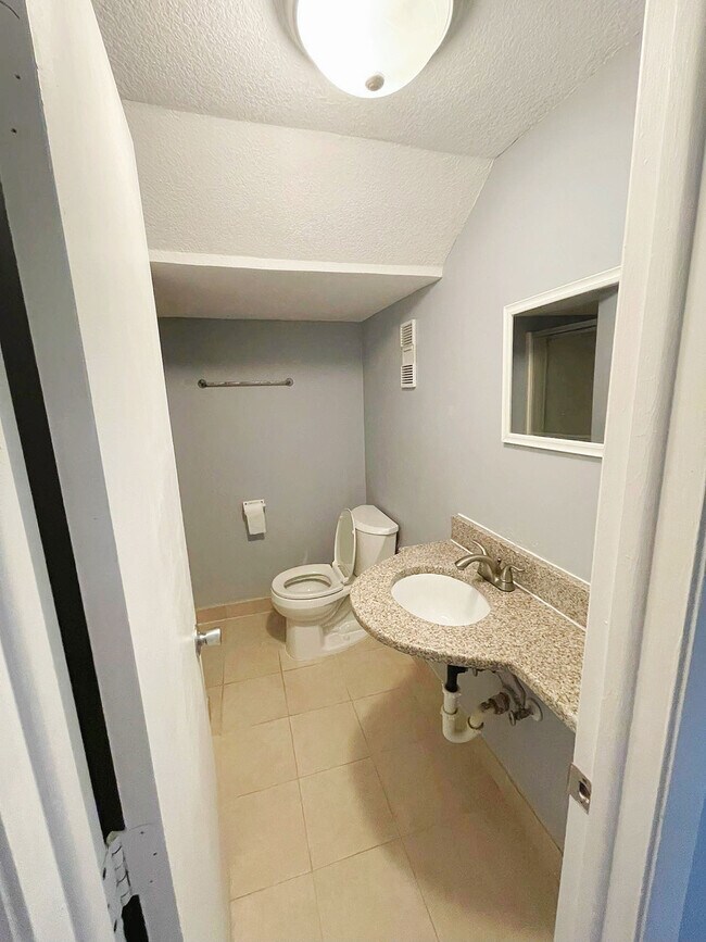 Foto del edificio - 14402 Reuter Strasse Cir