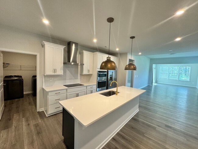 Building Photo - 701 Englewood Farms Dr